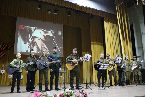 «Песни военных лет» прозвучали в районном Доме культуры в честь 80-летия Победы
