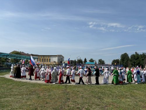 Парад дружбы народов в Дрожжановском районе: праздник единства и культуры ко Дню России