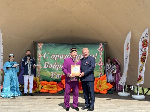 Парад дружбы народов в Дрожжановском районе: праздник единства и культуры ко Дню России