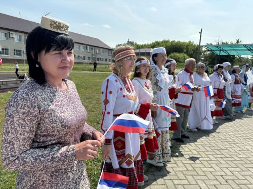 Парад дружбы народов в Дрожжановском районе: праздник единства и культуры ко Дню России