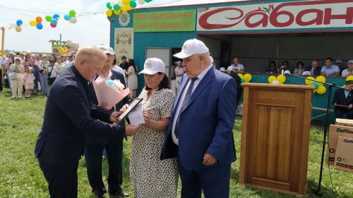 Абсолютной батырше Сабантуя-2025 в селе Малая Цильна Дрожжановского района вручили 100 000 рублей