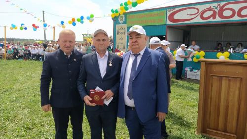 Абсолютной батырше Сабантуя-2025 в селе Малая Цильна Дрожжановского района вручили 100 000 рублей