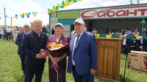 Абсолютной батырше Сабантуя-2025 в селе Малая Цильна Дрожжановского района вручили 100 000 рублей