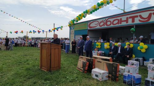 Абсолютной батырше Сабантуя-2025 в селе Малая Цильна Дрожжановского района вручили 100 000 рублей