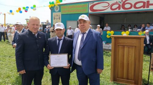 Абсолютной батырше Сабантуя-2025 в селе Малая Цильна Дрожжановского района вручили 100 000 рублей