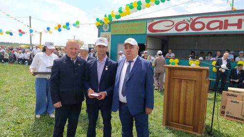 Абсолютной батырше Сабантуя-2025 в селе Малая Цильна Дрожжановского района вручили 100 000 рублей