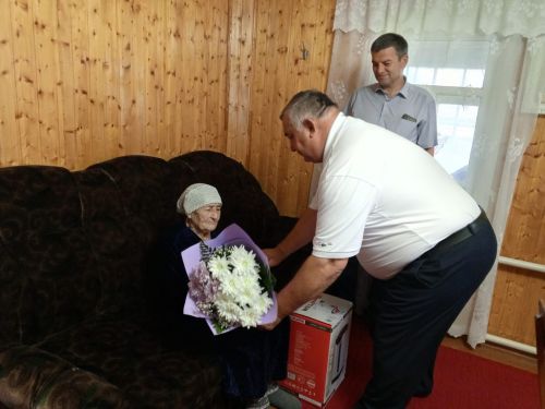 Жительница села Новые Какерли Дрожжановского района РТ Глира Багаутдинова отметила 90-летний юбилей