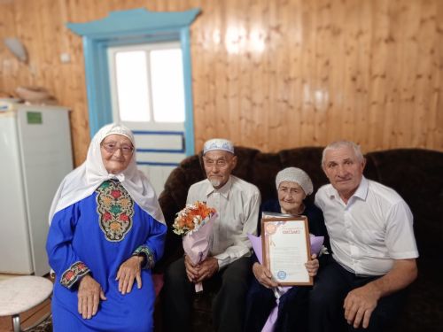 Жительница села Новые Какерли Дрожжановского района РТ Глира Багаутдинова отметила 90-летний юбилей