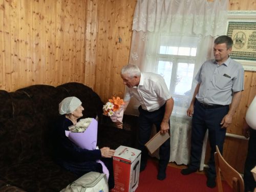 Жительница села Новые Какерли Дрожжановского района РТ Глира Багаутдинова отметила 90-летний юбилей
