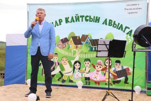 «Дамба нить поколений»: в Старых Чукалах прошел праздник с рыбалкой, концертом и наградами