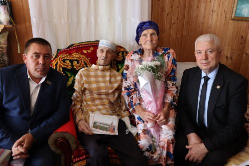Сегодня житель села Мочалей Файзерахман Сафинович Махмутов отмечает 95-летний юбилей