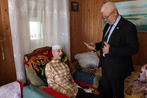 Сегодня житель села Мочалей Файзерахман Сафинович Махмутов отмечает 95-летний юбилей