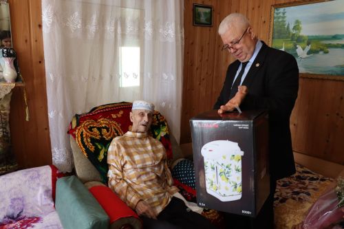 Сегодня житель села Мочалей Файзерахман Сафинович Махмутов отмечает 95-летний юбилей