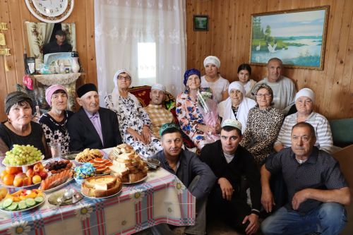 Сегодня житель села Мочалей Файзерахман Сафинович Махмутов отмечает 95-летний юбилей
