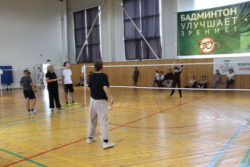 В Дрожжановском районе прошел турнир по бадминтону ко Дню физкультурника