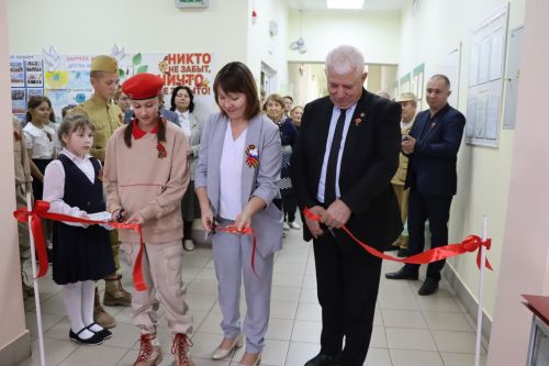 В Новоубеевской школе Дрожжановского района РТ открыли обновленный музейный уголок школы