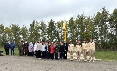 В селе Чувашское Дрожжаное освятили поклонный крест в память о защитниках Отечества