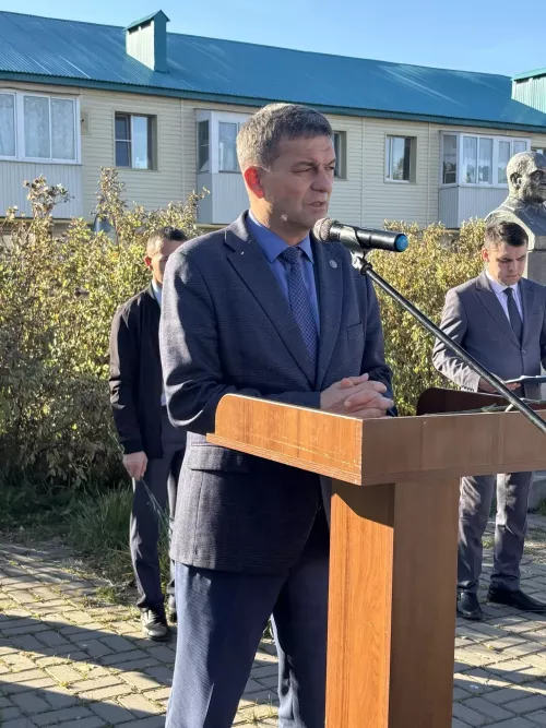 Дрожжановцы почтили память кавалера ордена Трудовой Славы Абулханова