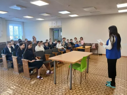 Дорожная безопасность в каникулы: специалисты провели важную беседу с учащимися