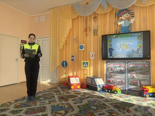 В Новоубеевском детском саду напомнили родителям и детям о безопасности на дорогах