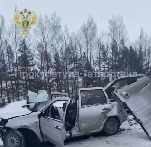 Два человека погибли в массовом ДТП с грузовиком в Дрожжановском районе