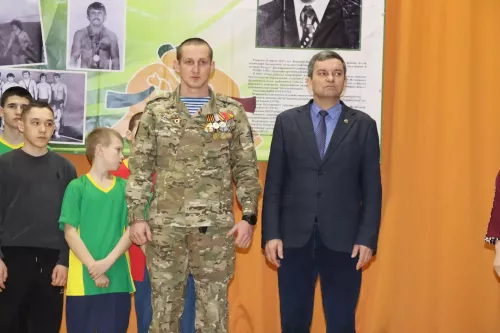 50 дрожжановских борцов вышли на ковер в память мастера спорта Фарита Азизова