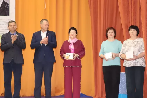50 дрожжановских борцов вышли на ковер в память мастера спорта Фарита Азизова