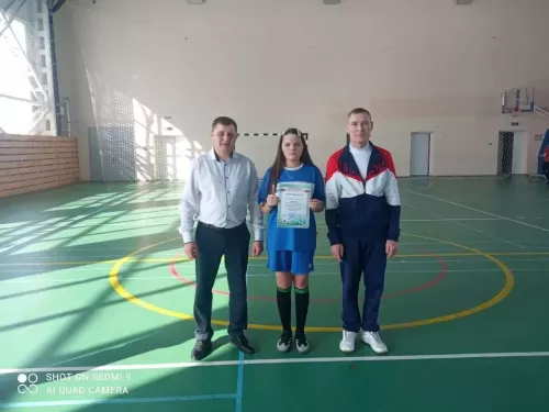 Пять школьных команд сразились за победу в футбольной лиге Дрожжановского района