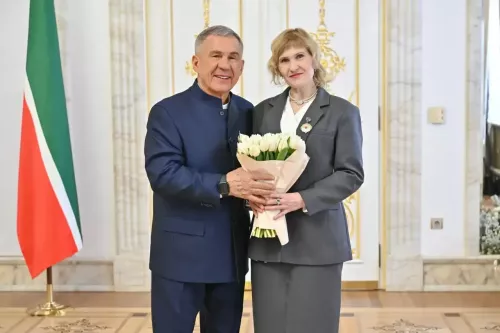 Наталия Клементьева из Дрожжановского района удостоена медали «Ана даны — Материнская слава»