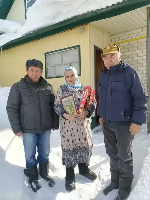 В Дрожжановском районе ветераны боевых действий поздравили матерей погибших героев-афганцев