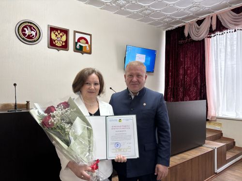 В Дрожжановском районе наградили сотрудников местного самоуправления