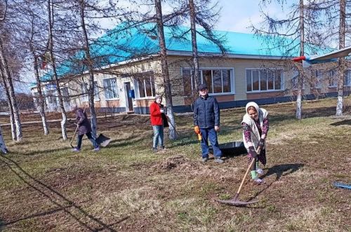 Пӗрисем пуҫтараҫҫӗ,  теприсем салатаҫҫӗ