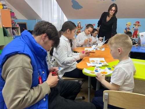 Активисты «Движения Первых» провели интеллектуальную разминку в «Теплом доме»