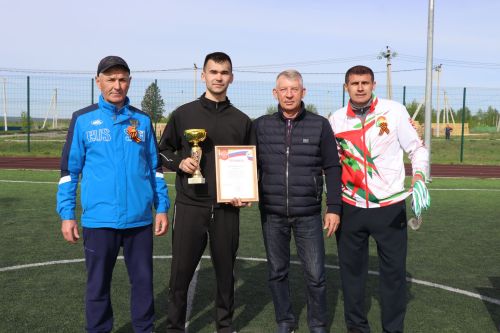 В Дрожжановском районе прошёл открытый турнир по мини-футболу памяти Марата Салахова