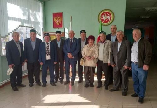 Спустя 60 лет: Старошаймурзинская СОШ Дрожжановского района собрала своих выпускников 1966 года