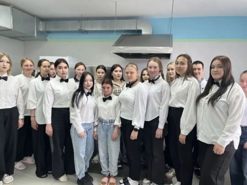 В Дрожжановском техникуме подготовили 20 официантов для студенческих отрядов