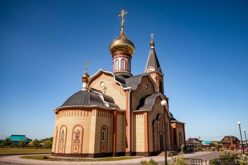 Троицкая родительская суббота 2026: традиции, обряды и приметы дня поминовения
