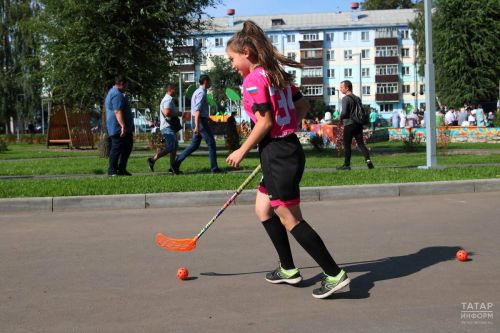В казанском лицее №121 открыли многофункциональную спортплощадку для хоккея и флорбола