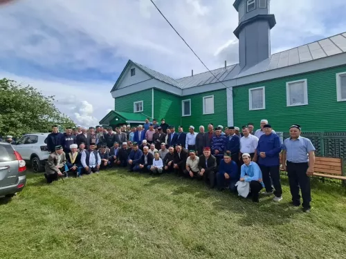 В селе Старые Какерли Дрожжановского района провели Курбан-байрам в мечети «Нурфасих»
