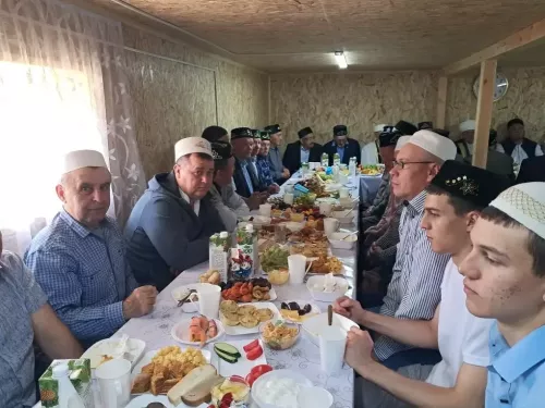 В селе Старые Какерли Дрожжановского района провели Курбан-байрам в мечети «Нурфасих»