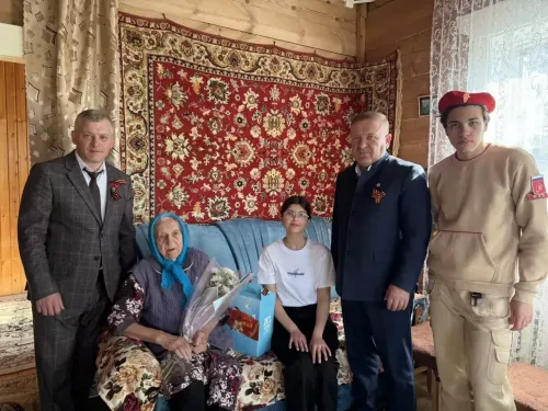 Глава Дрожжановского района Марат Гафаров навестил тружеников тыла накануне Дня Победы
