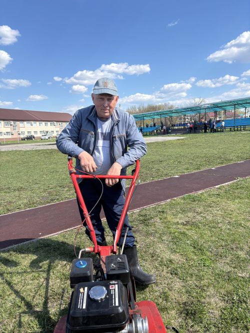 Чистота, память и забота: в Дрожжановском районе полным ходом идут субботники