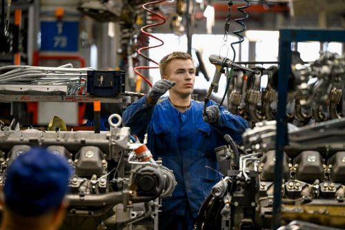 От КАМАЗа до египетской АЭС: где проведут лето 15 тысяч студентов Татарстана