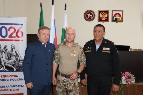 В Дрожжановском районе вручили и передали боевые награды защитникам Отечества