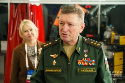 Герой России Александр Лапин встретился с ветеранами СВО на чемпионате «Абилимпикс» в Казани
