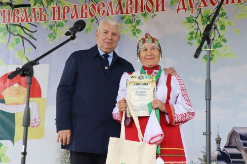 «Троица кӗввисенче»  халӑхăн йӑли-йӗрки палăрать