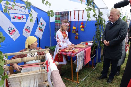 «Троица кӗввисенче»  халӑхăн йӑли-йӗрки палăрать