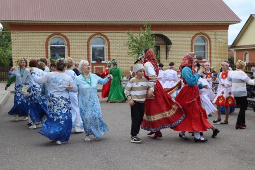 «Троица кӗввисенче»  халӑхăн йӑли-йӗрки палăрать