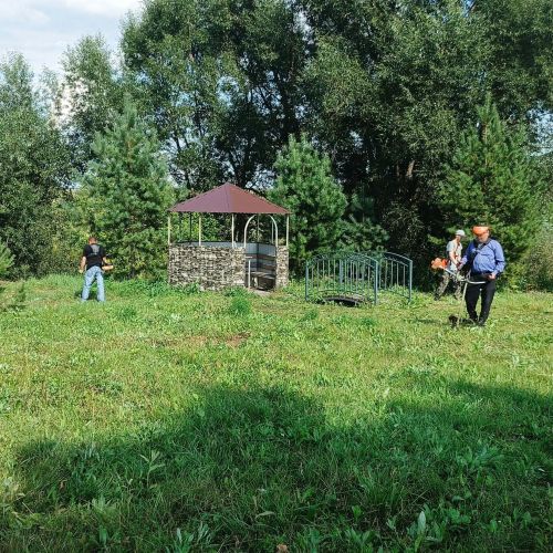 Чистоту и порядок навели в детском парке и возле родника «Абдулхак» в Дрожжановском районе