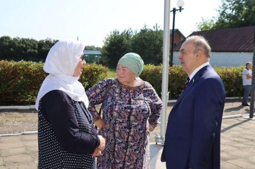 Спустя 56 лет: выпускники Старокакерлинской школы Дрожжановского района встретились в родных стенах